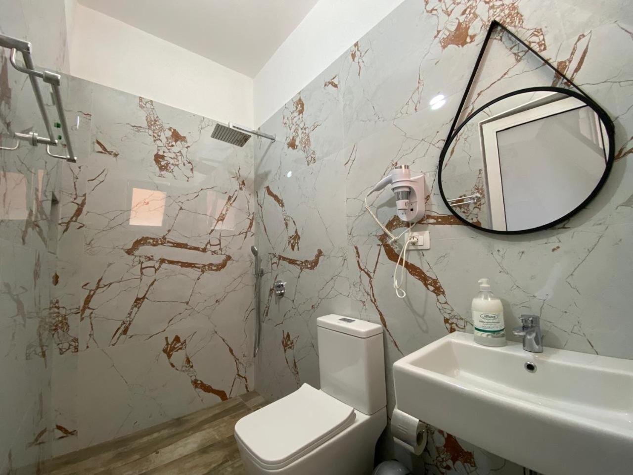 Gray&Oli Studios Vlore Ngoại thất bức ảnh